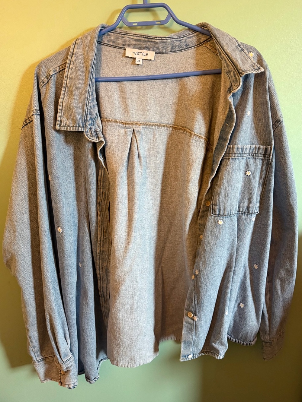 Women's Light Wash Denim Jacket with Subtle Floral Accent